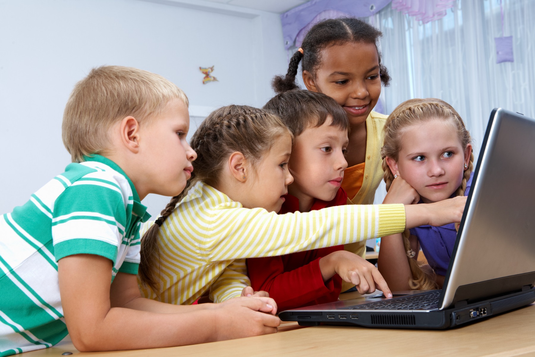 kids learning on laptop